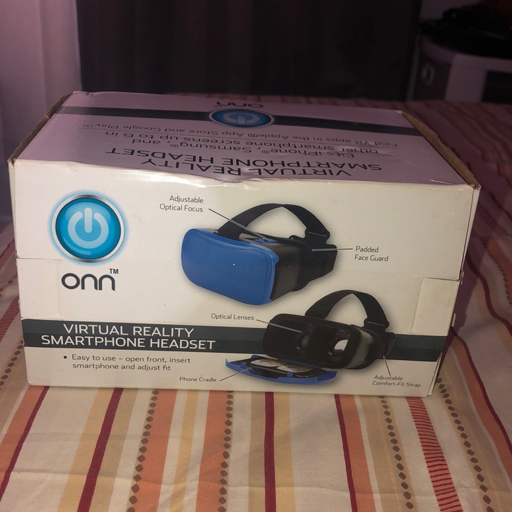VIRTUAL REALITY SMARTPHONE HEADSET